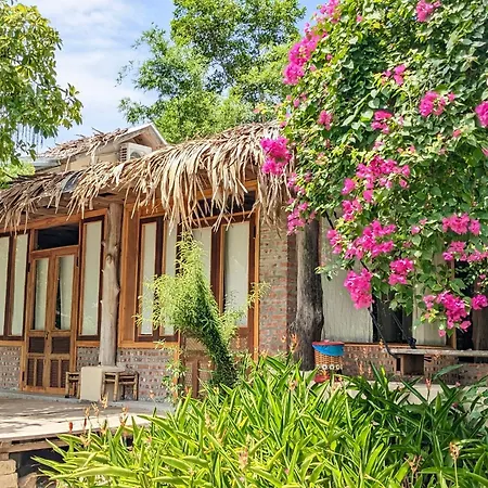 Homie Hava Homestay Lang Co Exterior photo